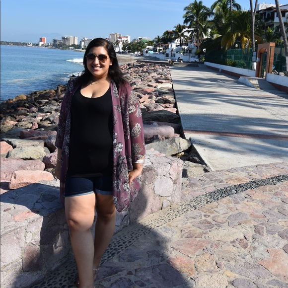 Meet your Posher, Bianca - Picture 2 of 7